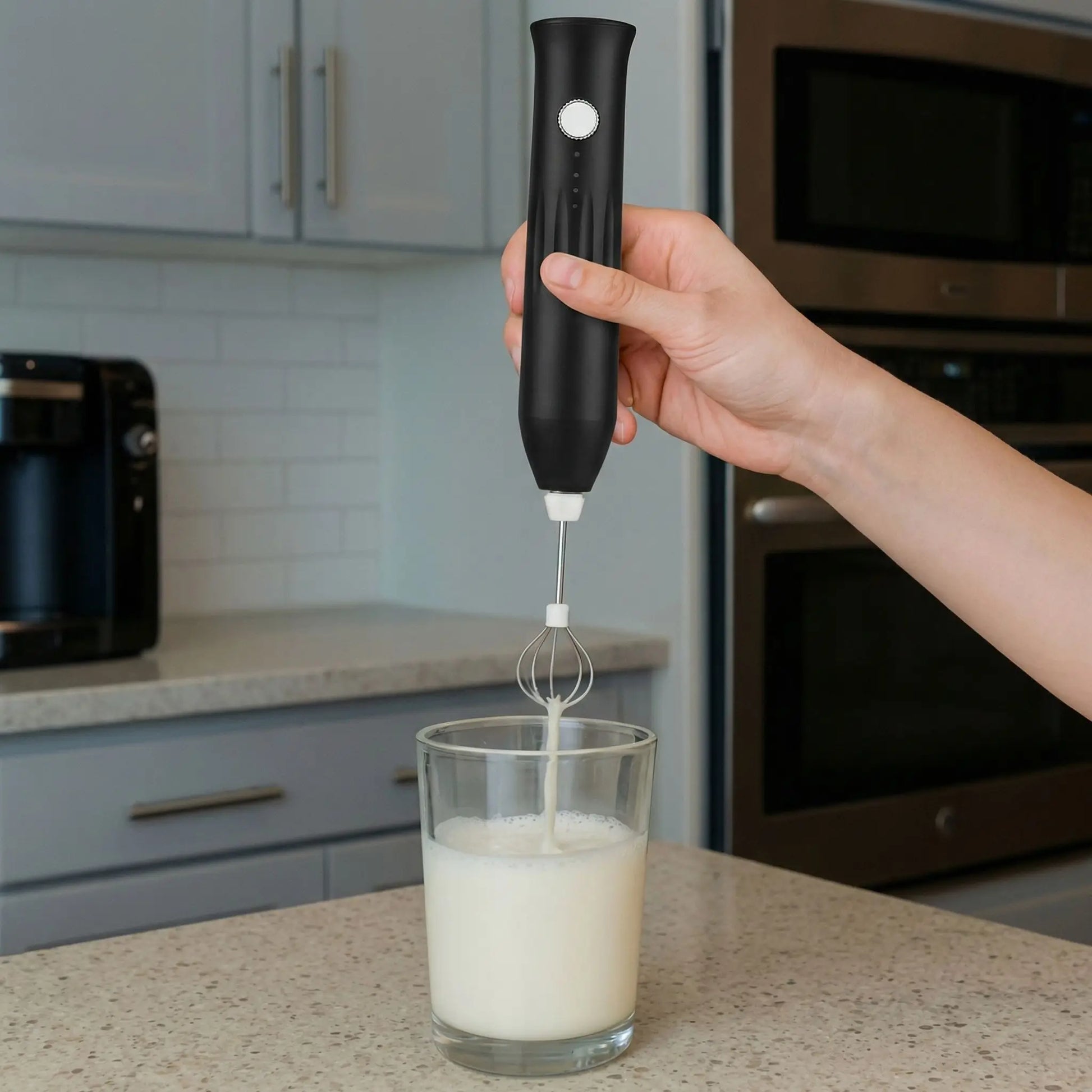 mousseur de lait mousseo dans verre